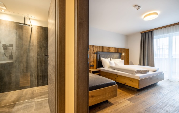 Familienzimmer Mirzl mit großem Badezimmer